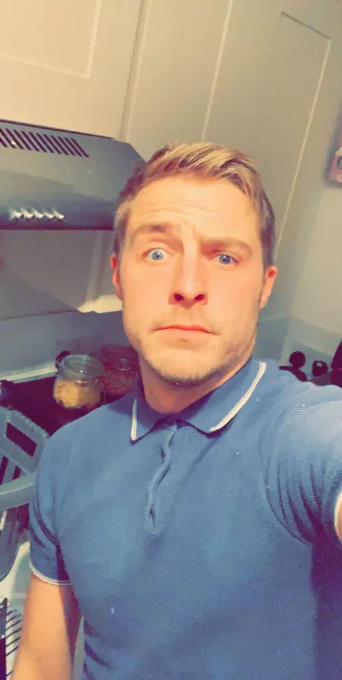 The shocked face when I walked past my neighbours window this morning 😳😂