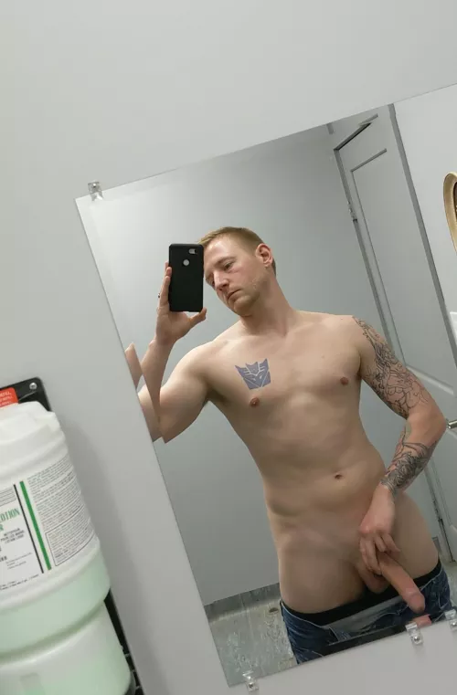 There's a shower in this bathroom, want to join me?