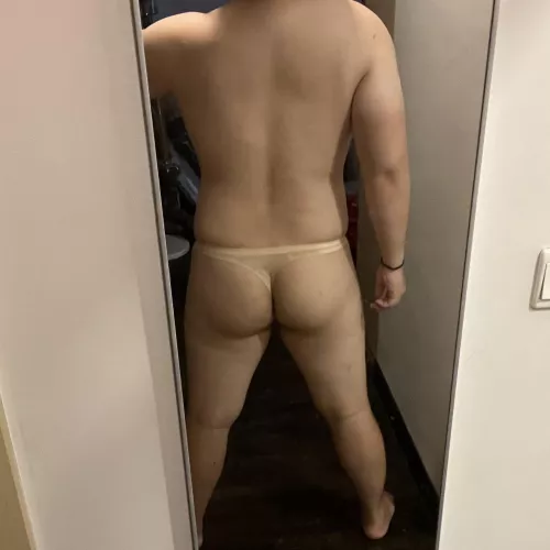 These nude thongs were surprisingly very comfortable 😝