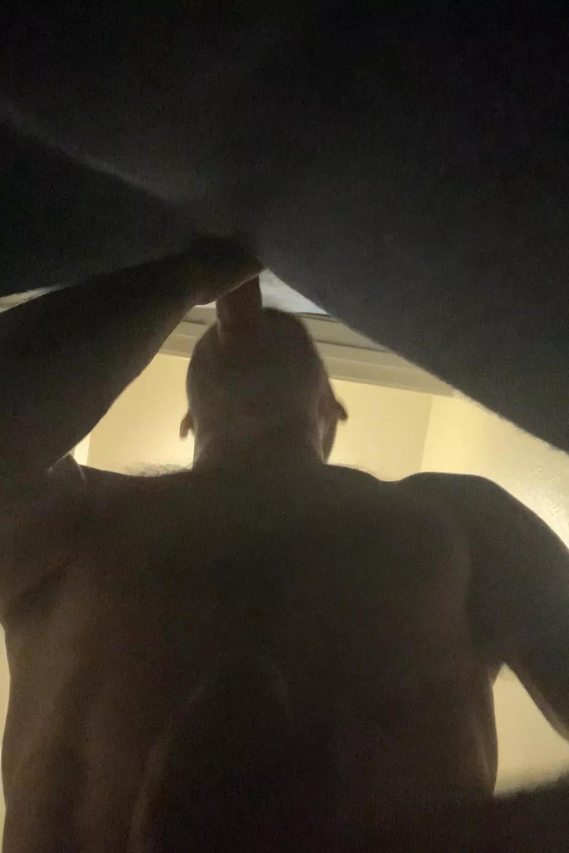 THICK dicked dude *finally* showed up at the secret gloryhole last week 🥵
