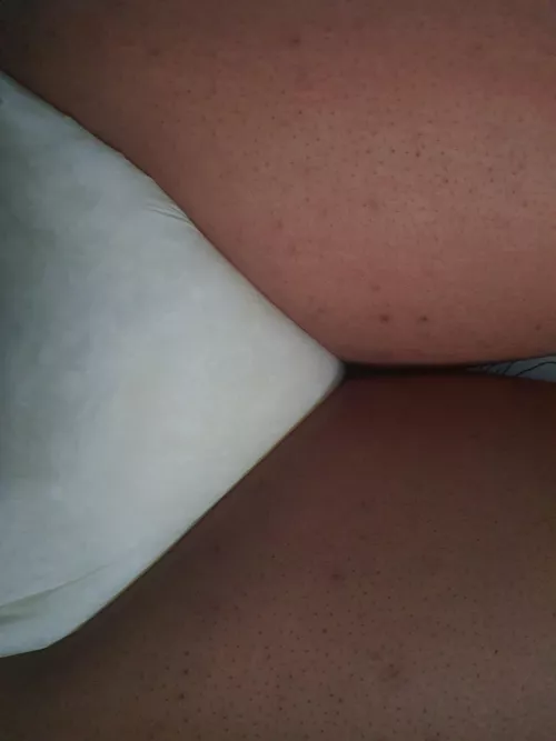 Thick thighs and thick diapers 😊😊😊