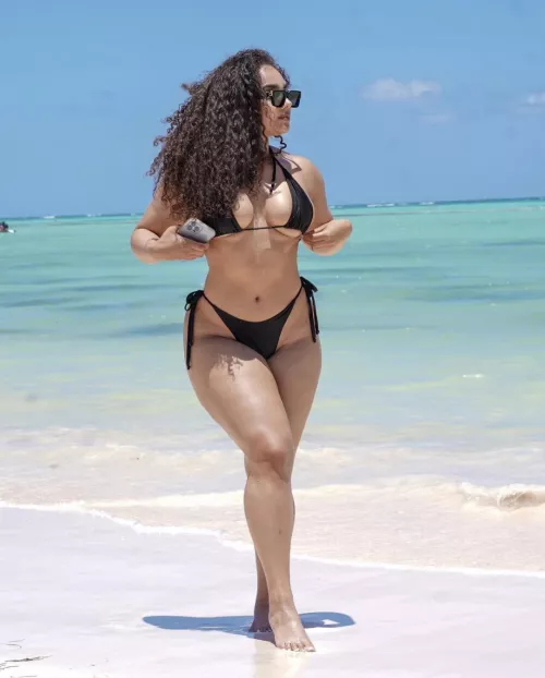 thickly beautiful 🖤