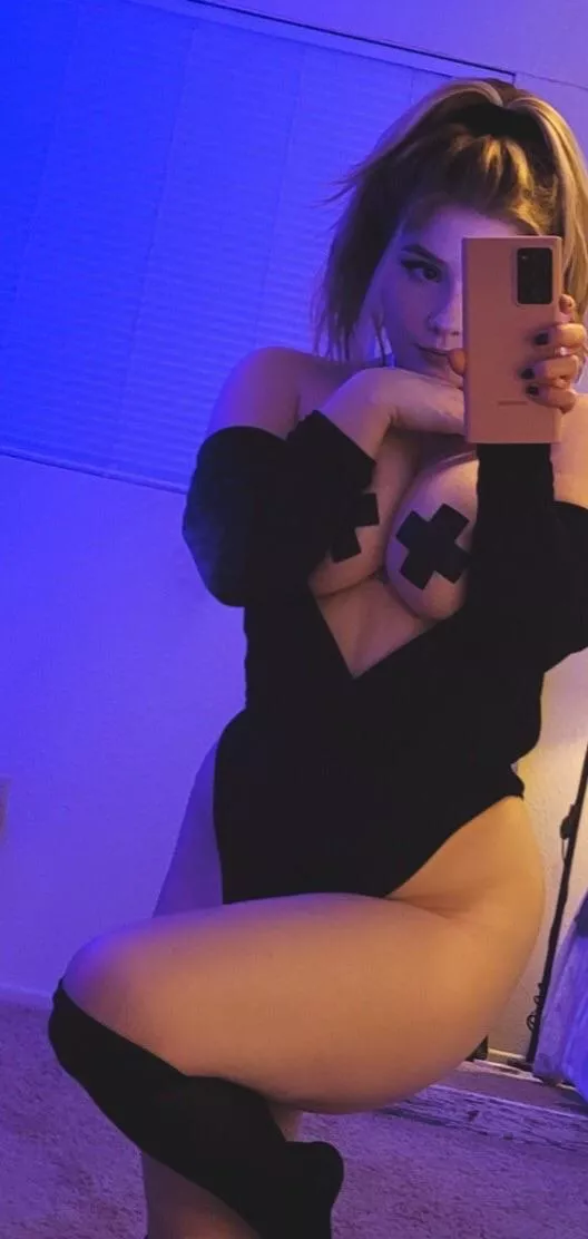 Thighs for days