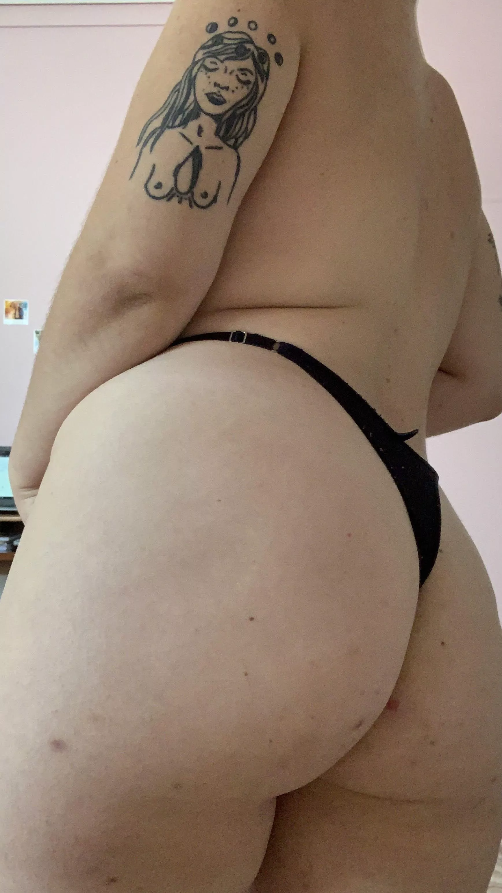 THINK U CAN HANDLE THIS BIG ASS? check my OF and figure it out😈 free subscription [link below⬇️]