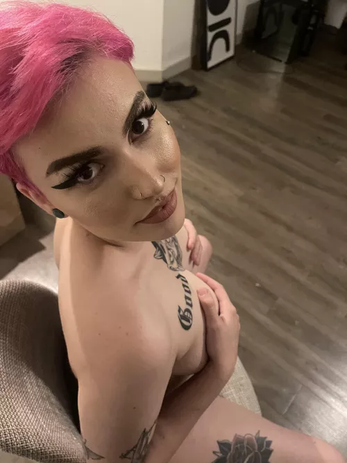 Think you could kneel down in front of me and eat my pussy til my legs shake?