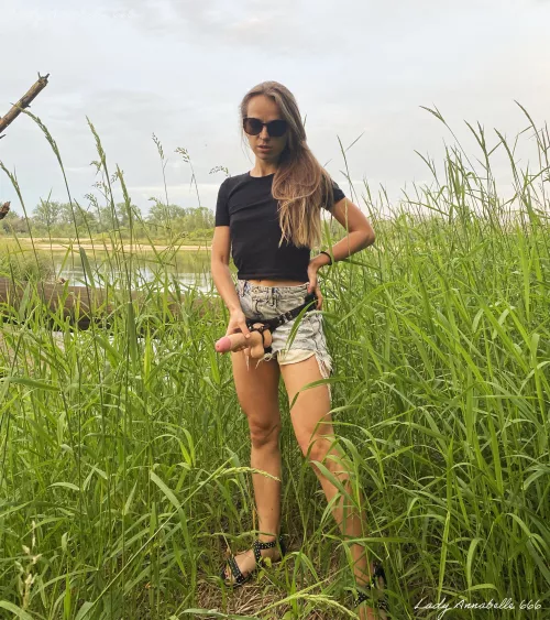 Thinking bout you sucking my cock in public ☀️