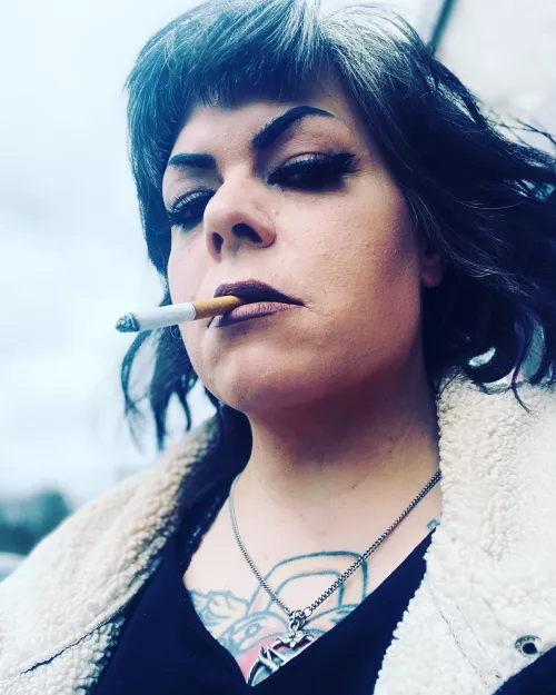 Thirsty Thursday 🔥🚬💋