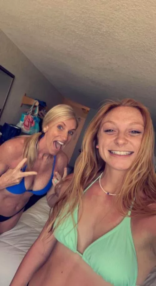 This 18 year old girl and her milf mom need to be jerk and cum tributed dam them to me on Reddit or Kik Cripsy_kapusta