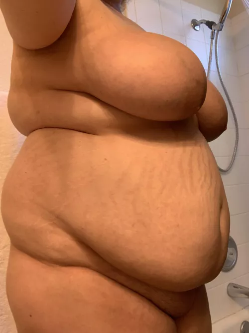 This belly is getting so big 🤤😮‍💨