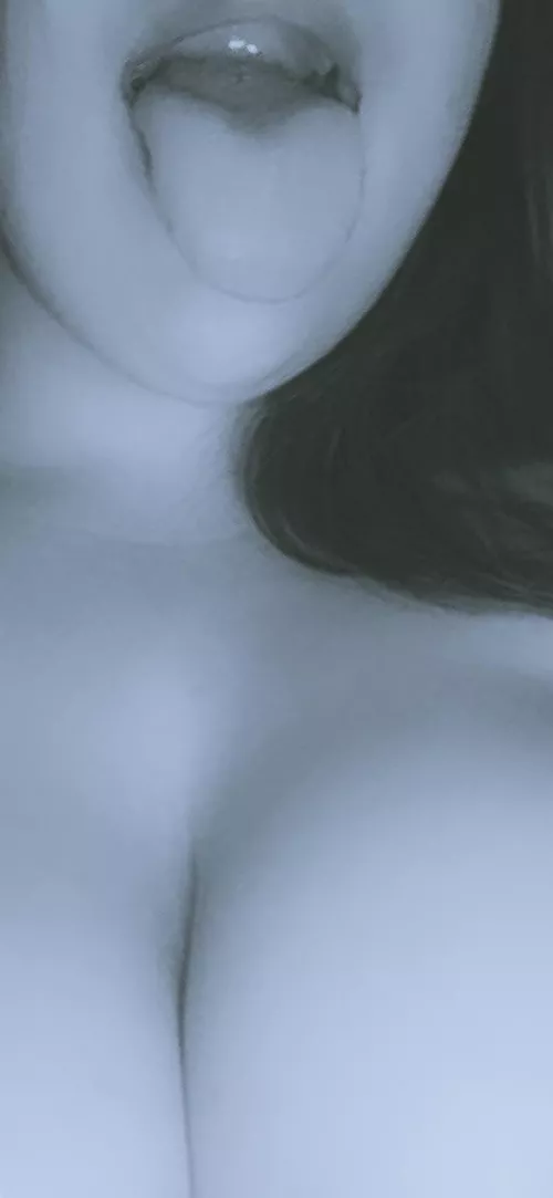 This is for y’all who are too horny to sleep rn: hmu and I’ll help