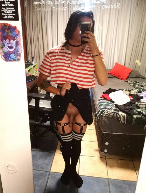 This is my first nude ever on Reddit, don't be gentle