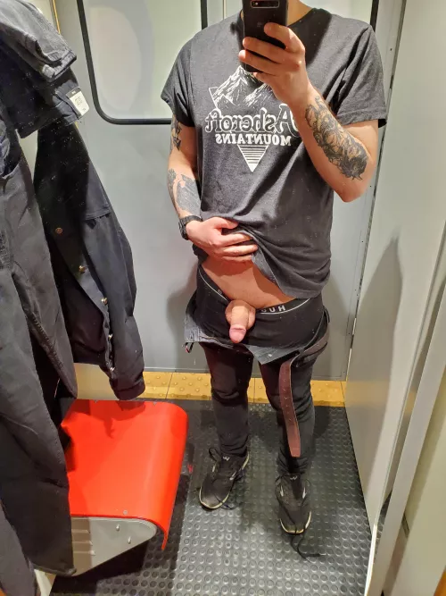 This is my first time in the fitting room 🤳☺️