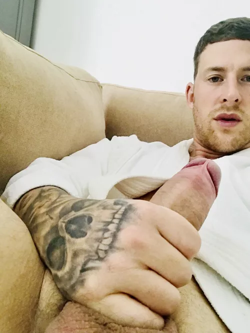 This is only a teaser to what I’m like behind closed doors 😈