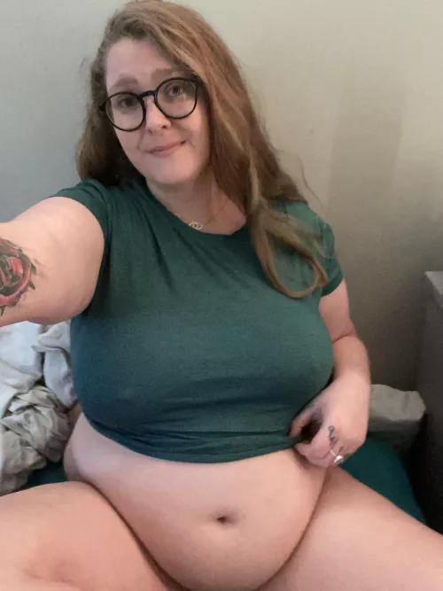 This shirt used to fit. It’s a medium. Now I’m a 3XL!! Dms open