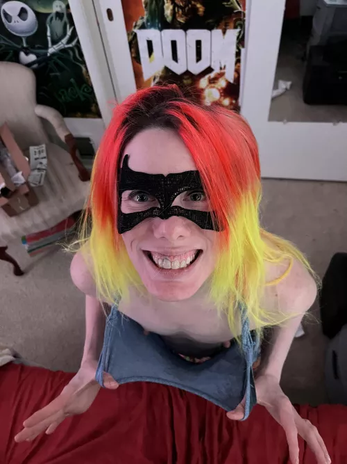 This smile is for you flat chest lovers.