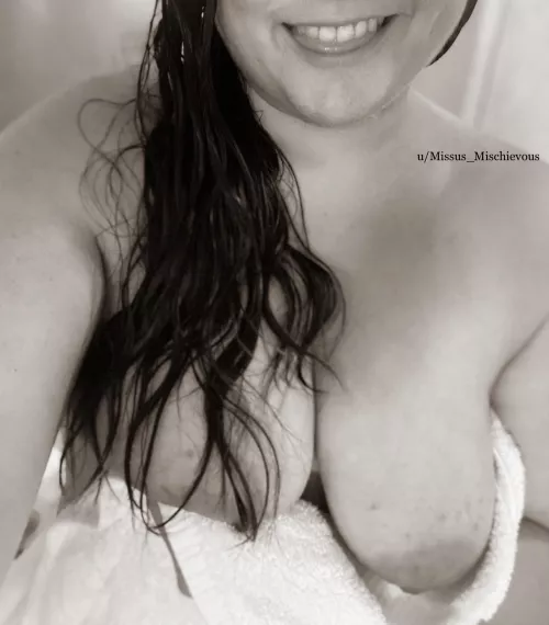 This towel is pretty much useless at keeping these contained [OC]