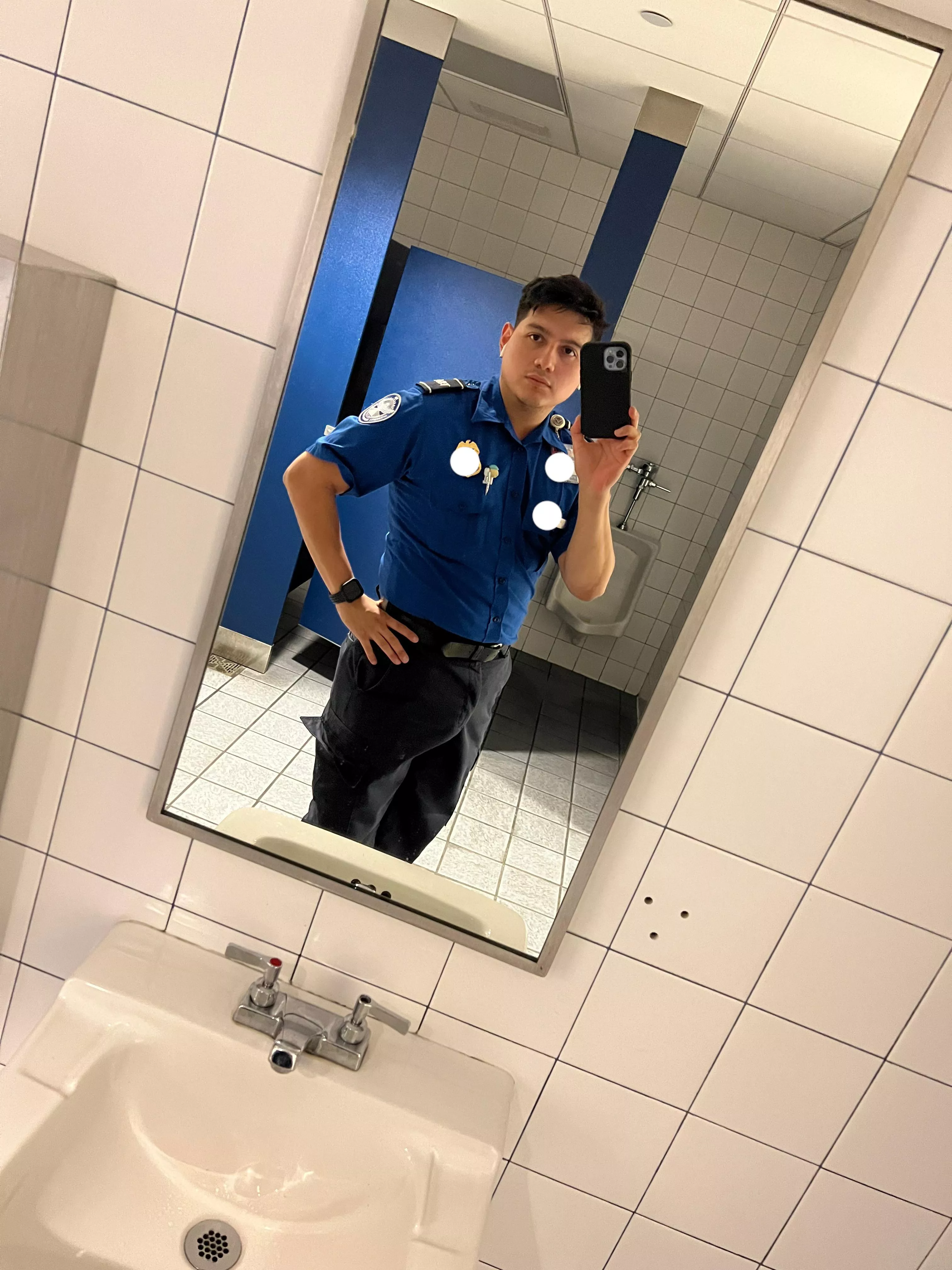 This uniform does not keep me cool This uniform does not keep me cool