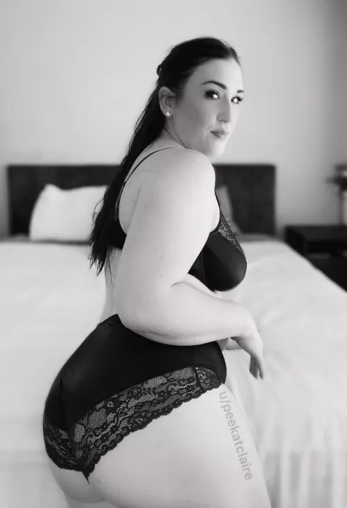 Thongs are out, “vintage” panties are in 😜