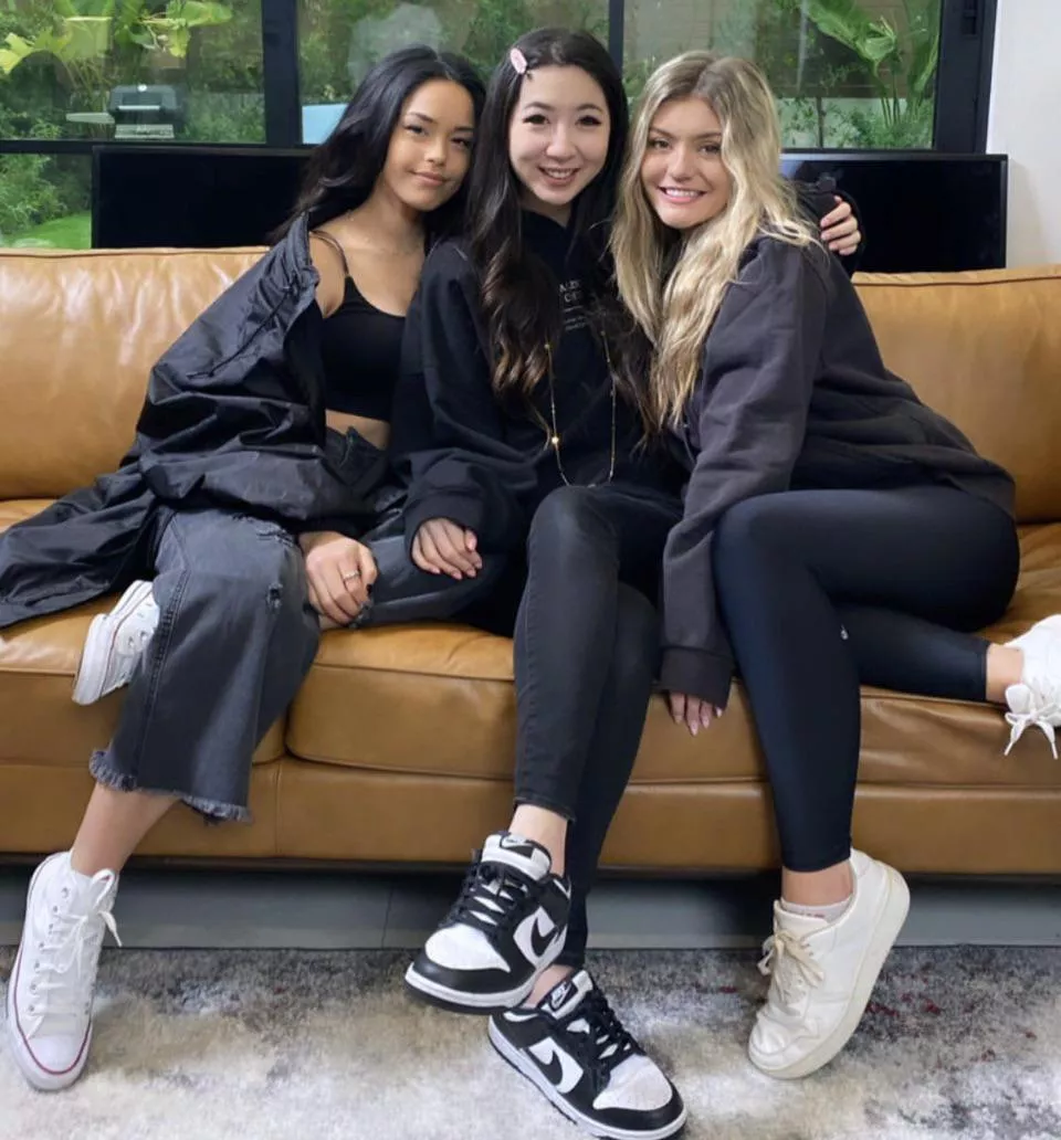 Three babes 😍