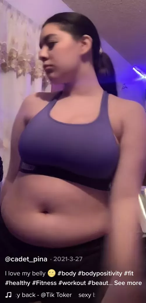 Tik toker gaining weight😍😍comment or dm me if you’re interested in fattening her up