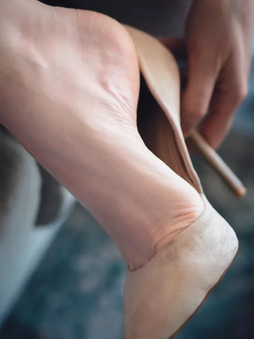 Time to put old but good heels 🐭🖤