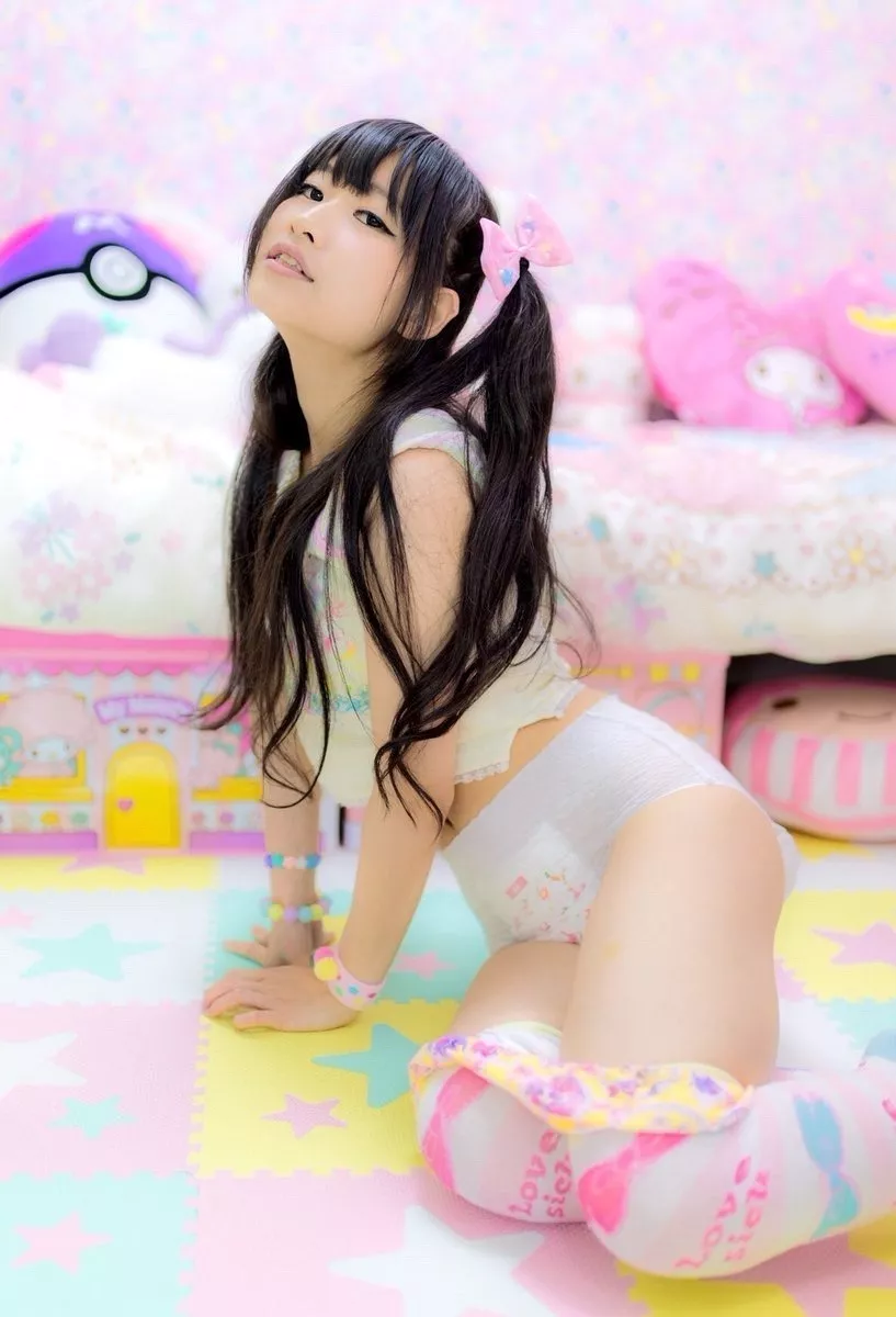 Tiny Asian diapergirl ❤️