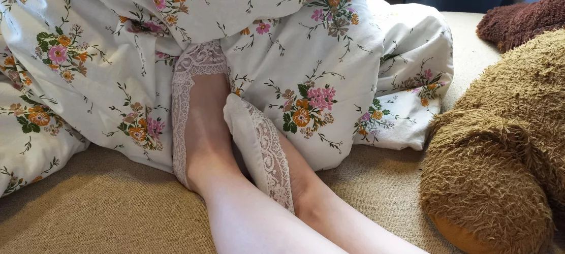 tiny lace socks i've found during spring cleaning💖 [f]