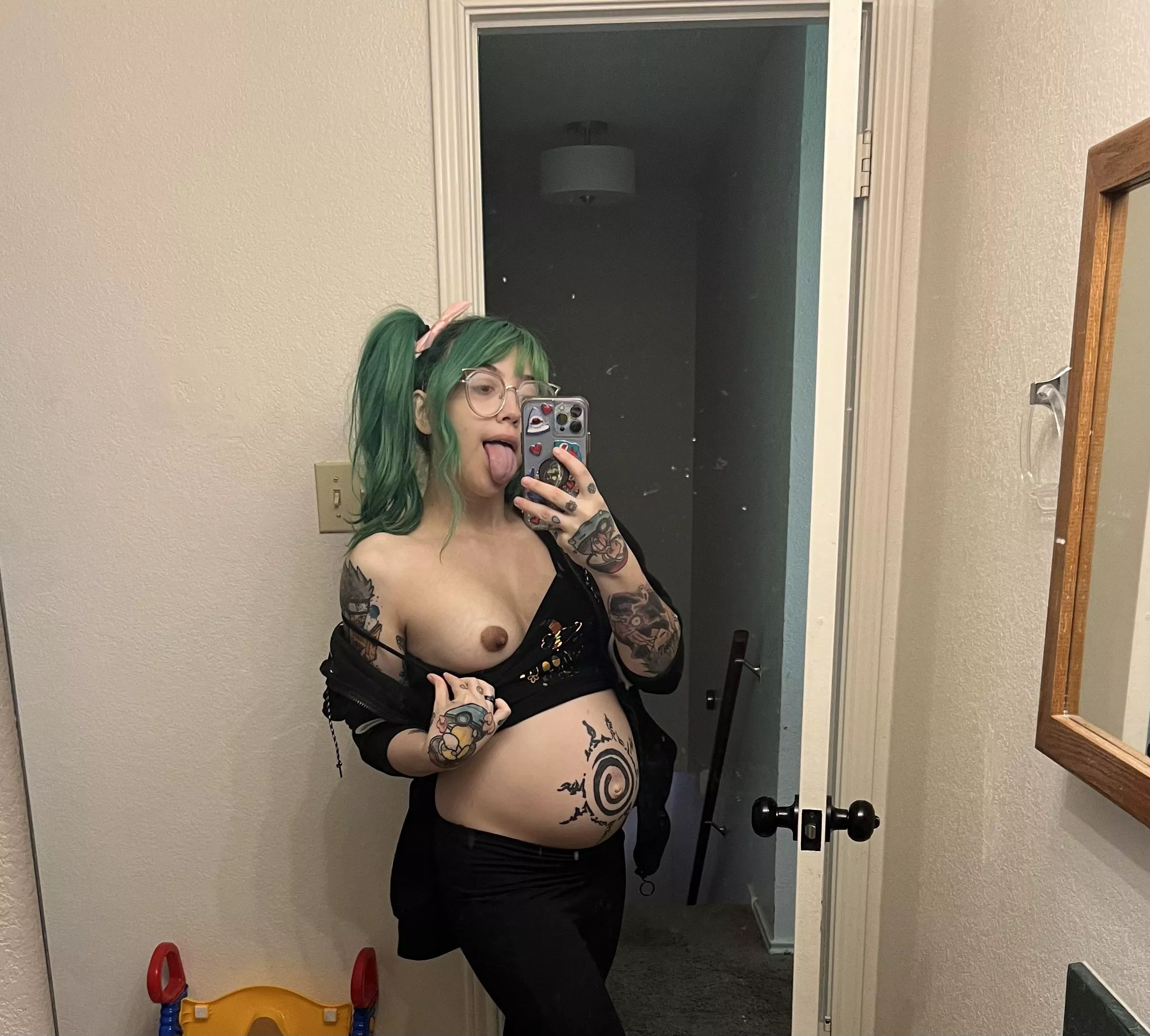 Tiny n slutty 💕