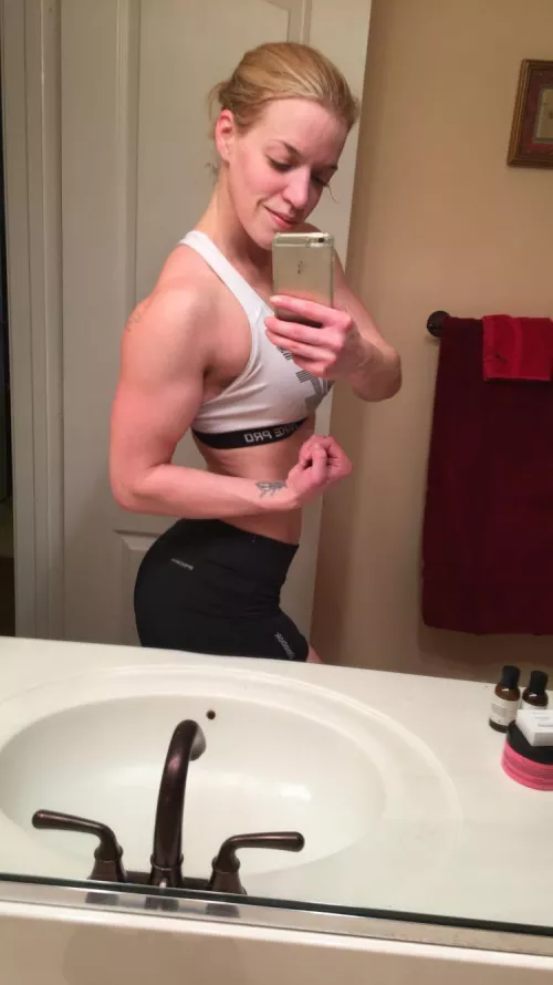 To quote Mugatu, I only have one look. And it’s the bicep flex