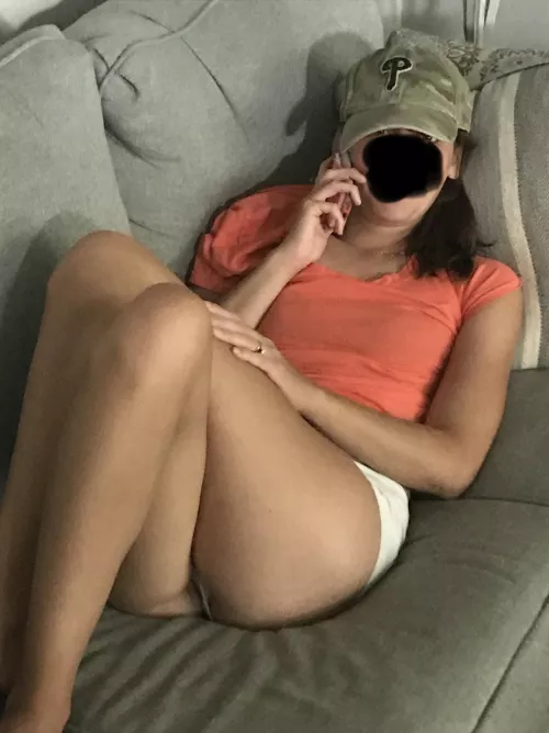 Trading my milf on here or telegram, check profile for samples, petite wives/hung in front… DM me..