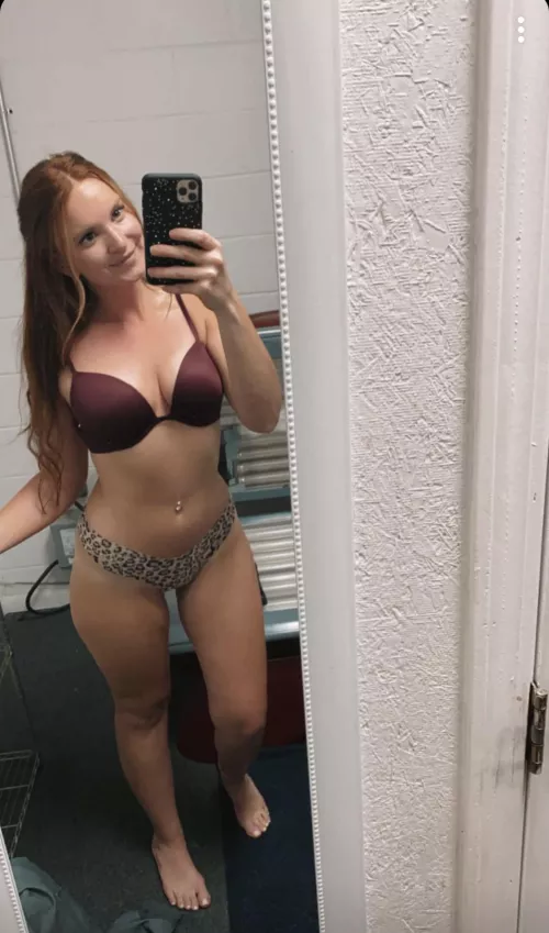 Trading on telegram @lhughes_147. Dm me a clothed sample for a response!