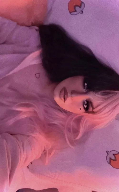 tried different makeup 🥺