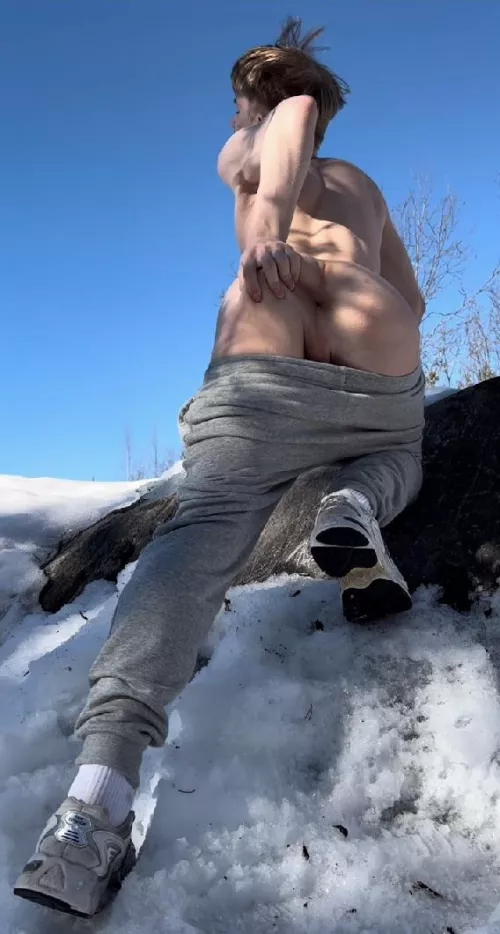 Twink 18, would you like to get me hard in the mountain?🔥