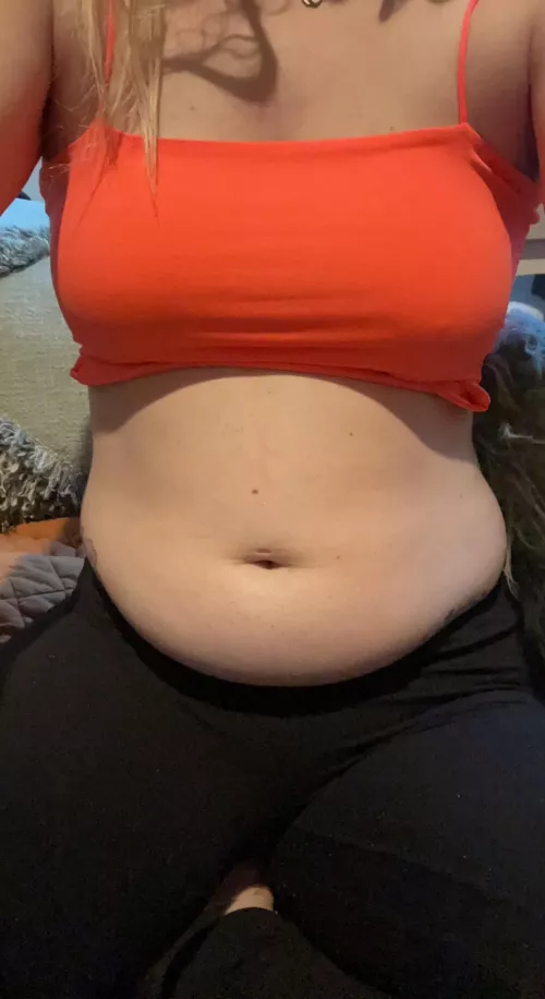 two feedees and hopefully copious amounts of food today. is one hot sexy stuffing day. hoping to fill this belly to the brim 🥰😉🐷