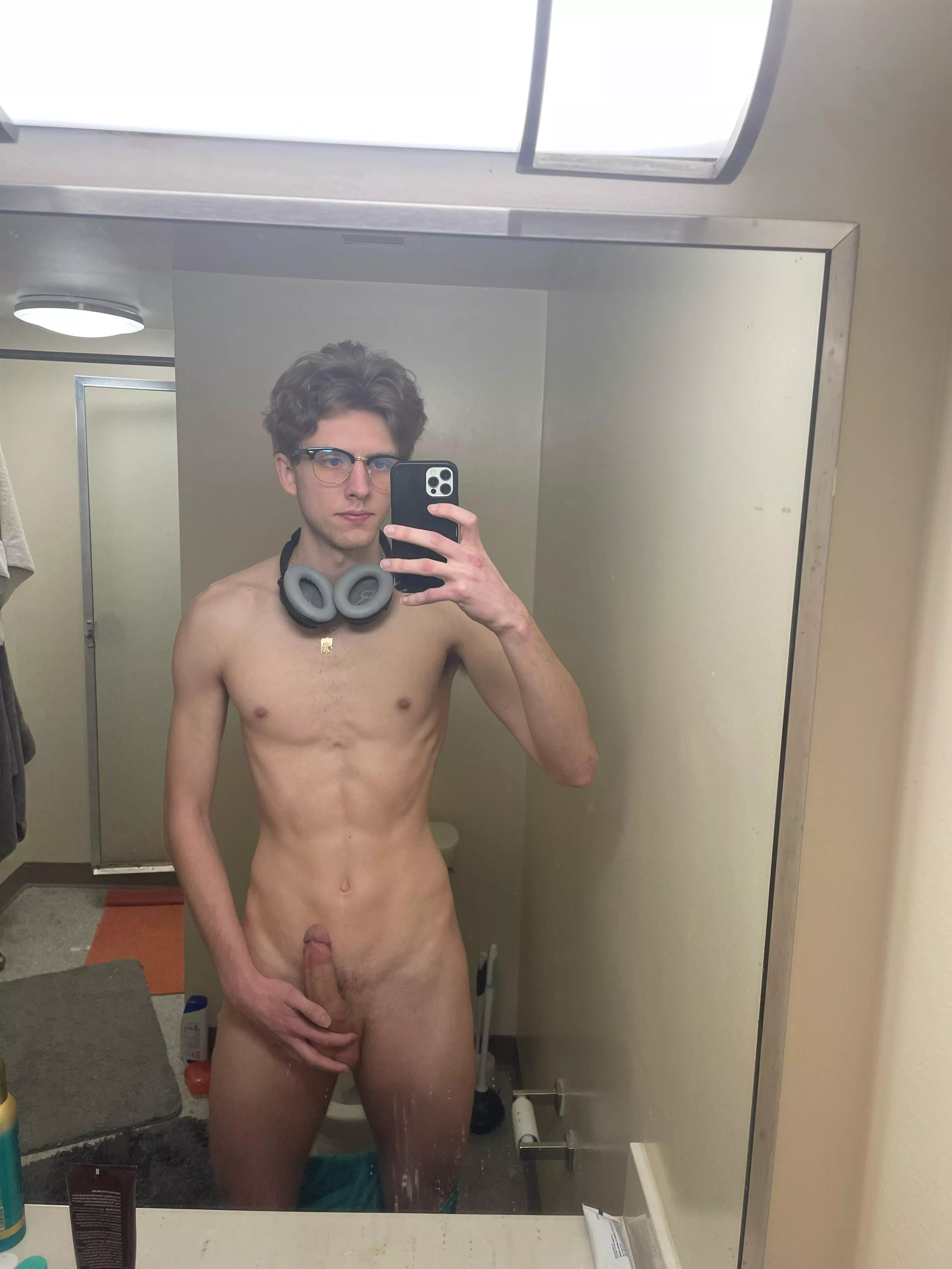 U like my glasses?