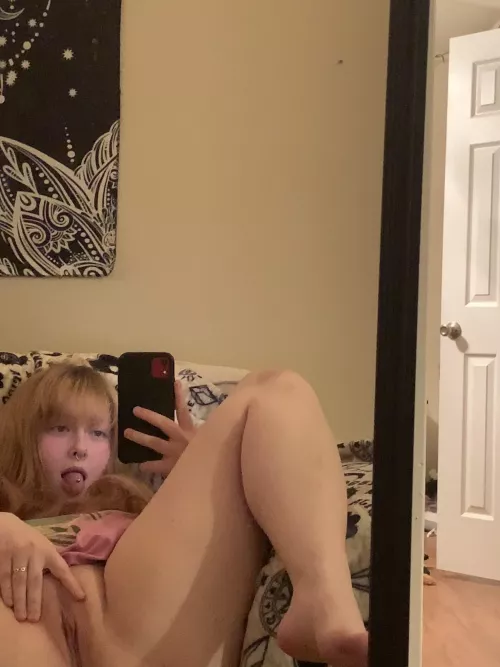 Ugh my tinder got banned I just wanna be slutted out 🙄