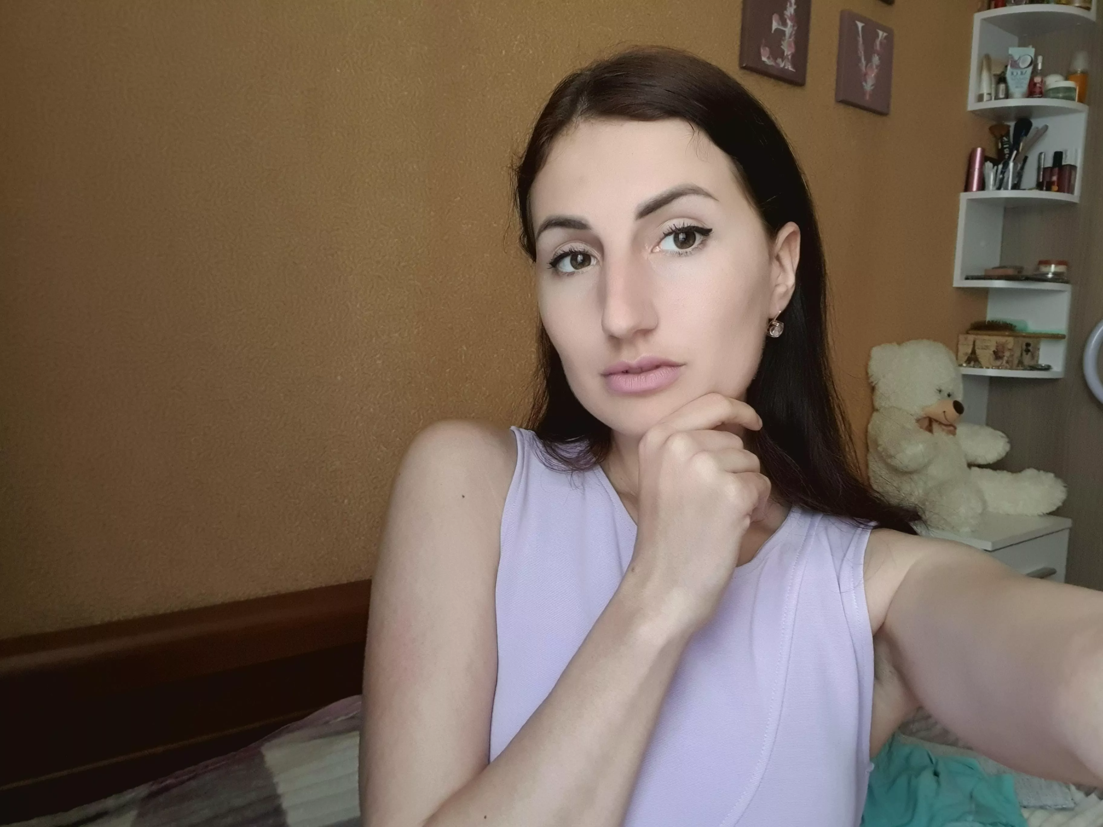 Ukrainian and beautiful ❤️🇺🇦 Come get a taste of those lips 😘