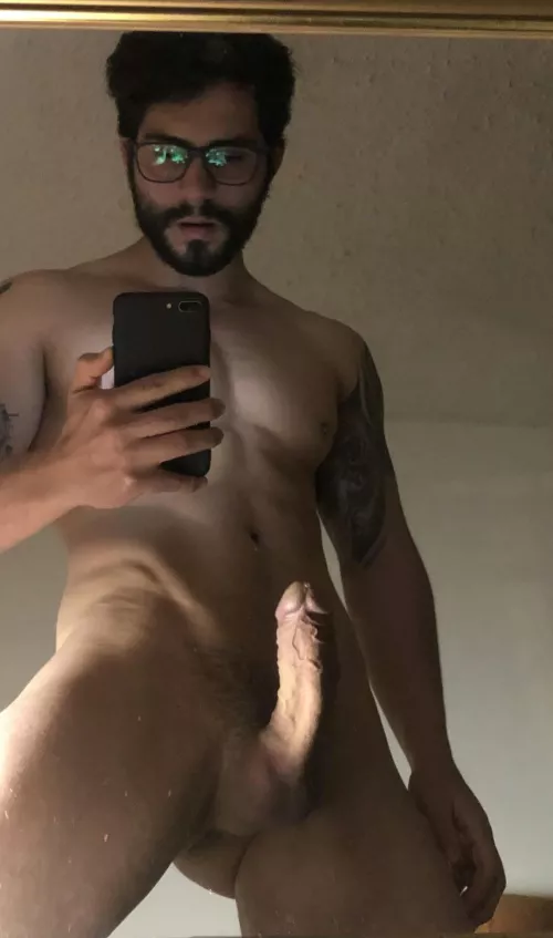 Umm, why am I hard? 🤔