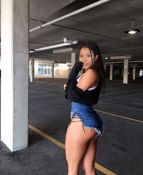 Unpopular opinion: fully clothed can be equally beautiful 🥰