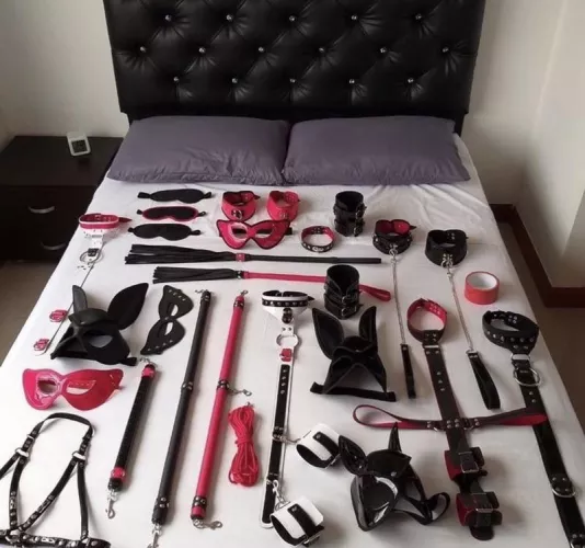 Upvote😳If you wanna get dominated by me and get trained,pegged,humiliate by me😊I also got hot task🥵Snapchat@goddesskhally