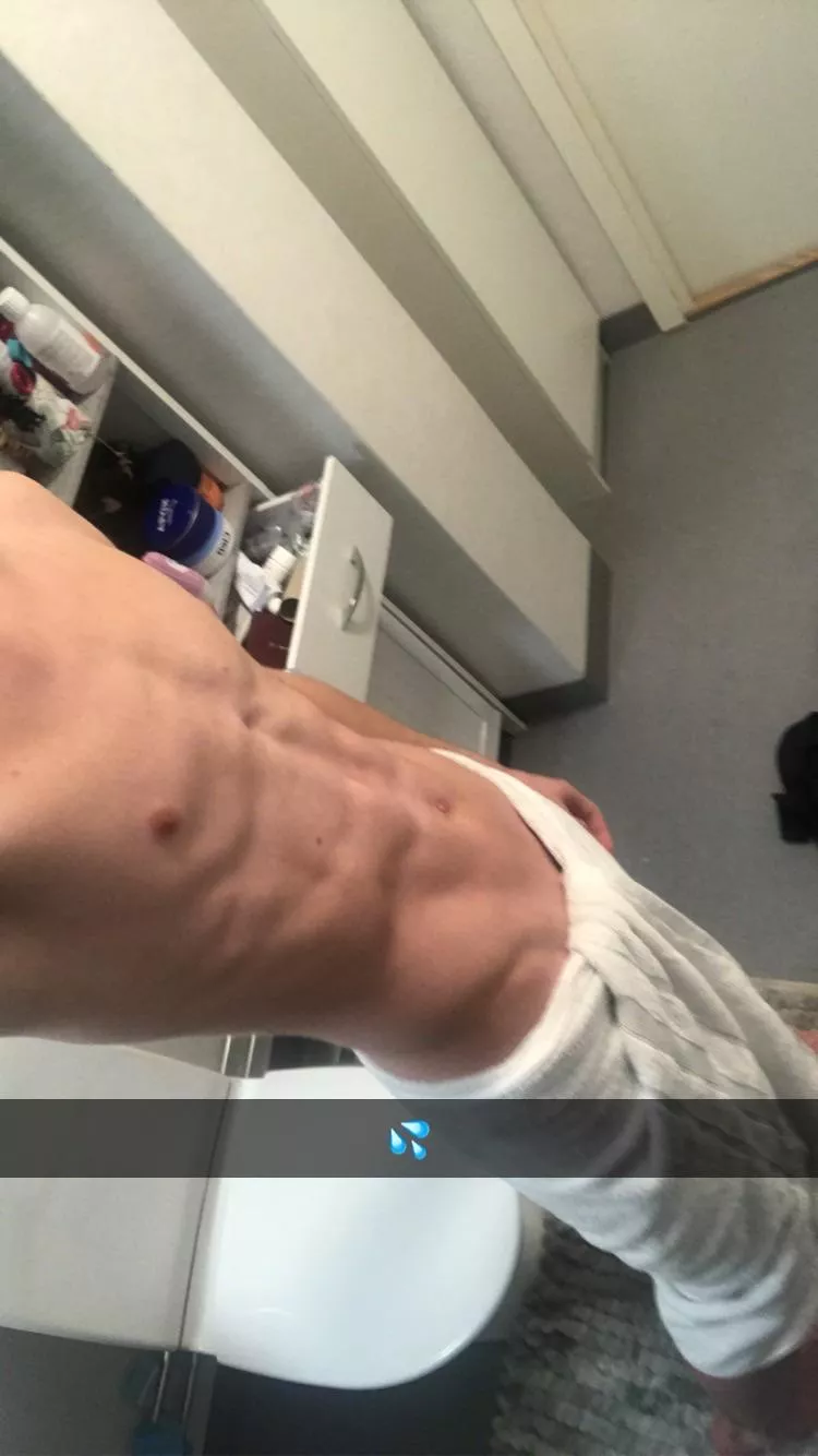 “V”