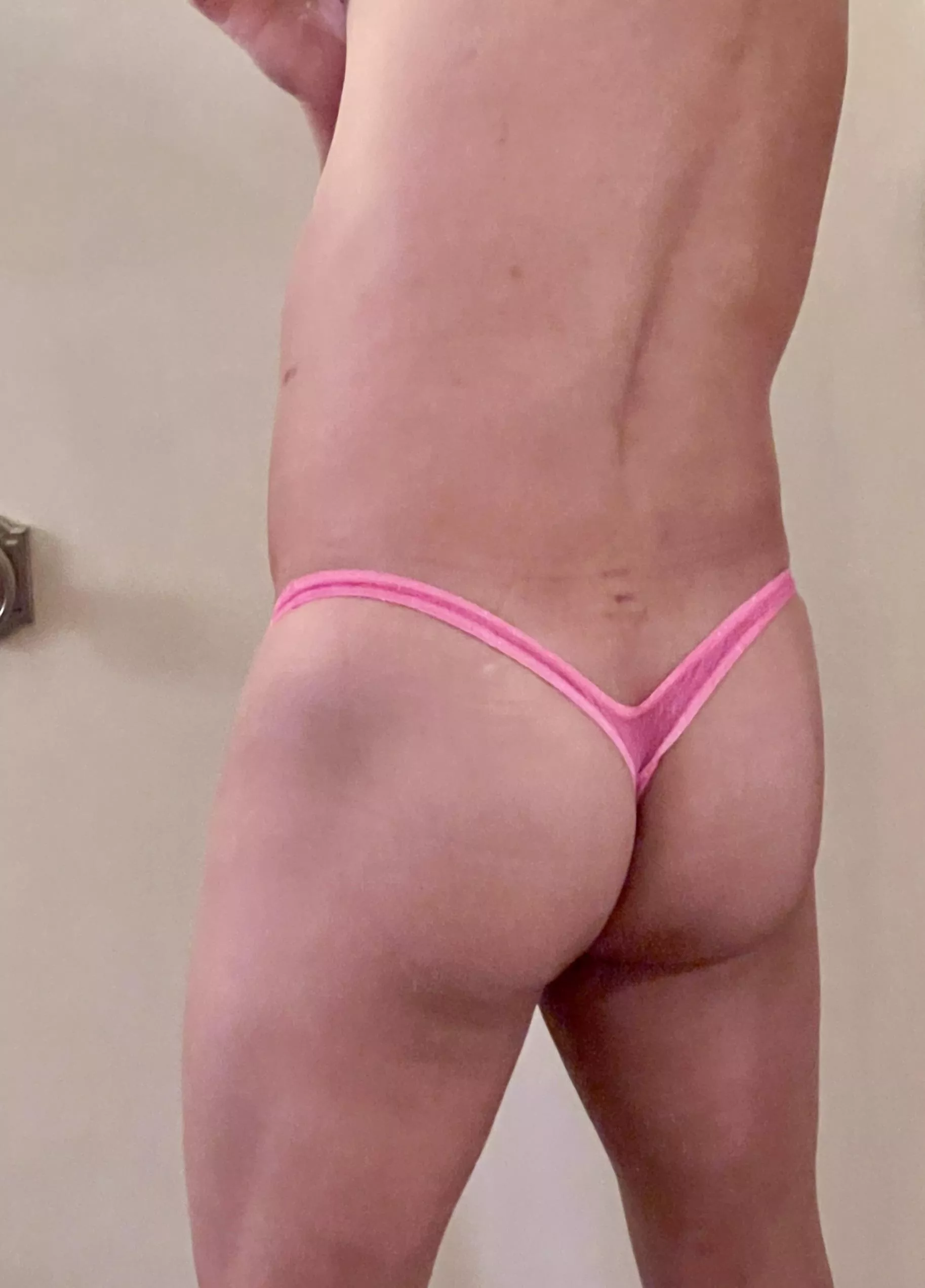 V shaped back