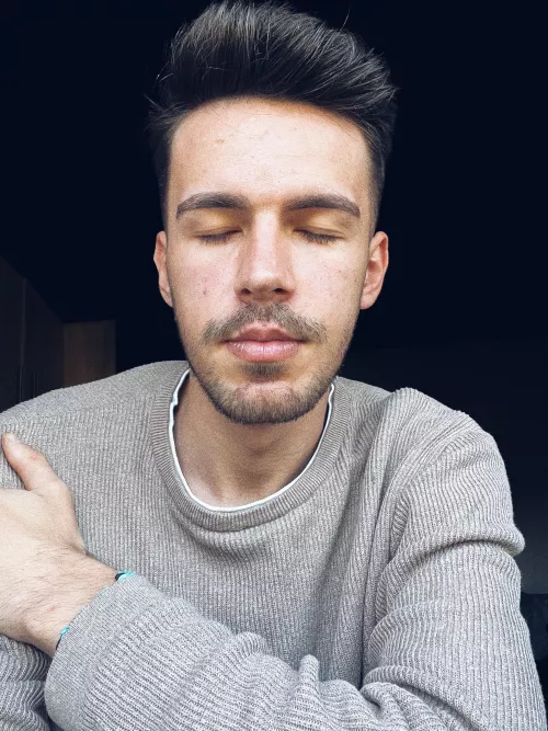 waking up to the saddest news but still trying to keep it together. hope you’re gonna have a better day