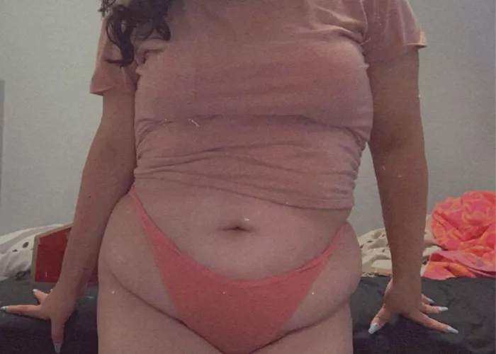 Wanna do cute things with someone like hold hands