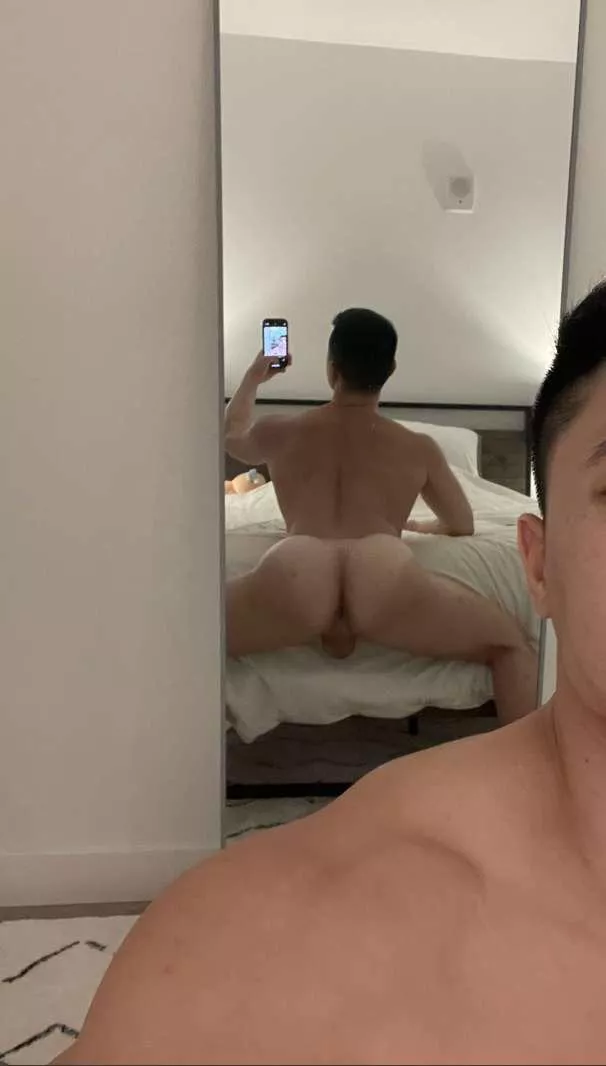 Wanna feel how tight I am? Wanna feel how tight I am?