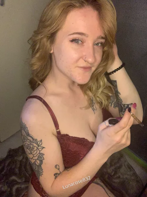 Wanna get high and horny? 😏