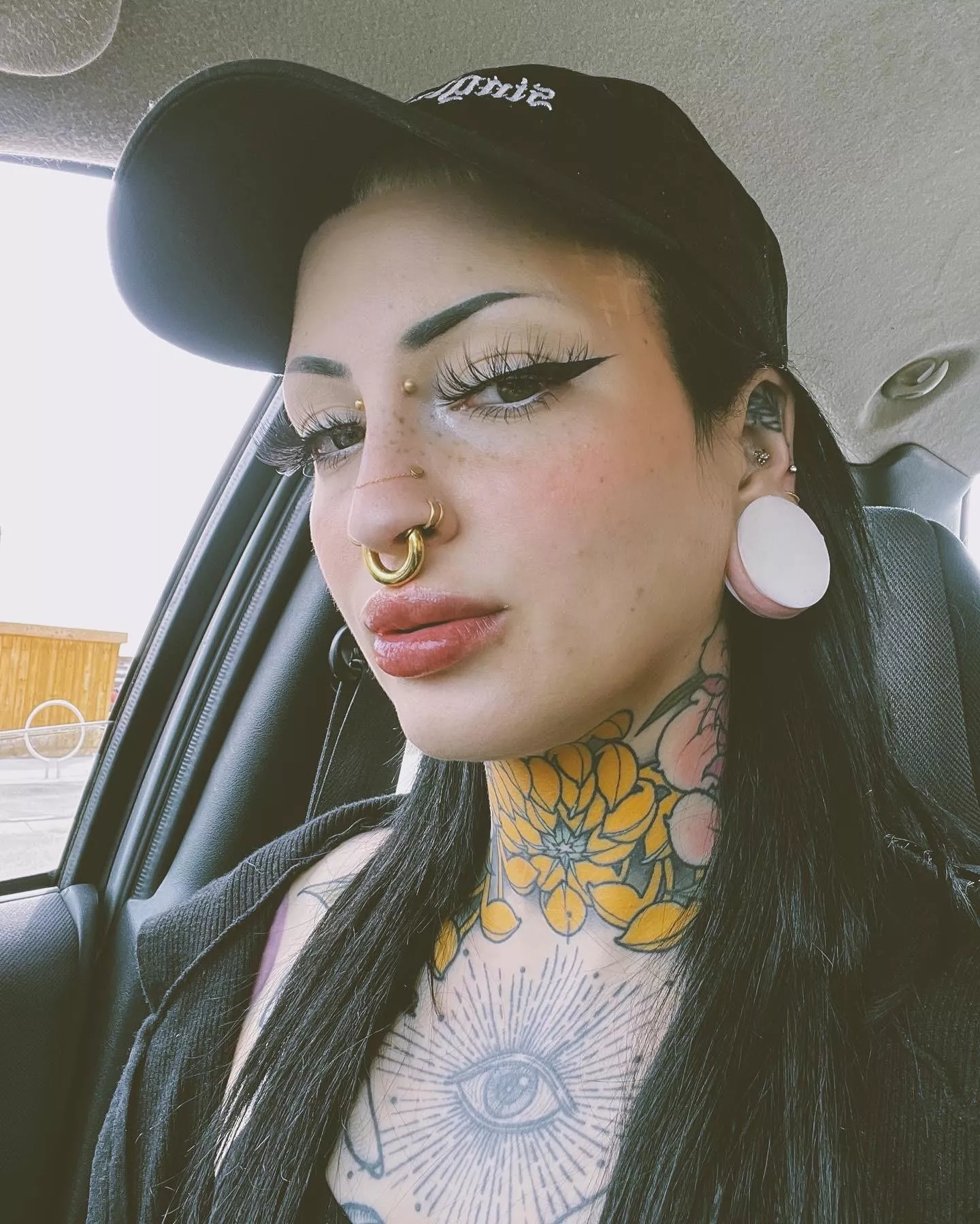 Wanna kiss ? Orrrr?