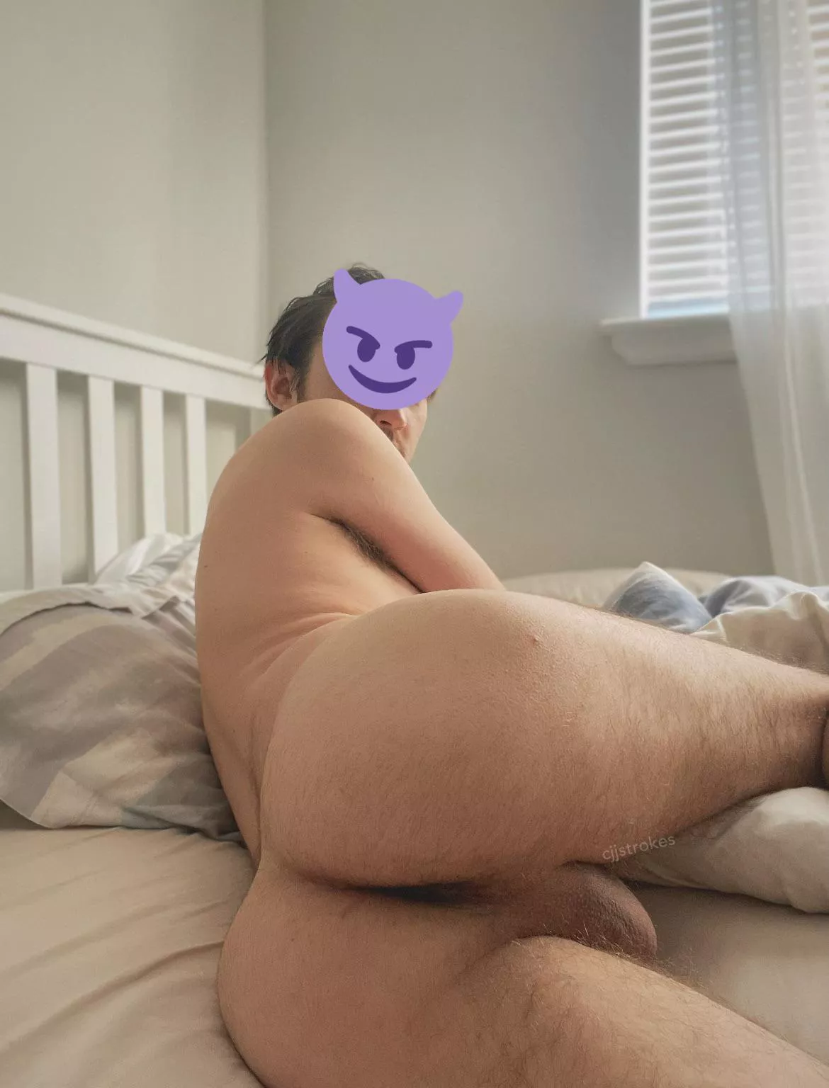 Wanna lick it? 👅