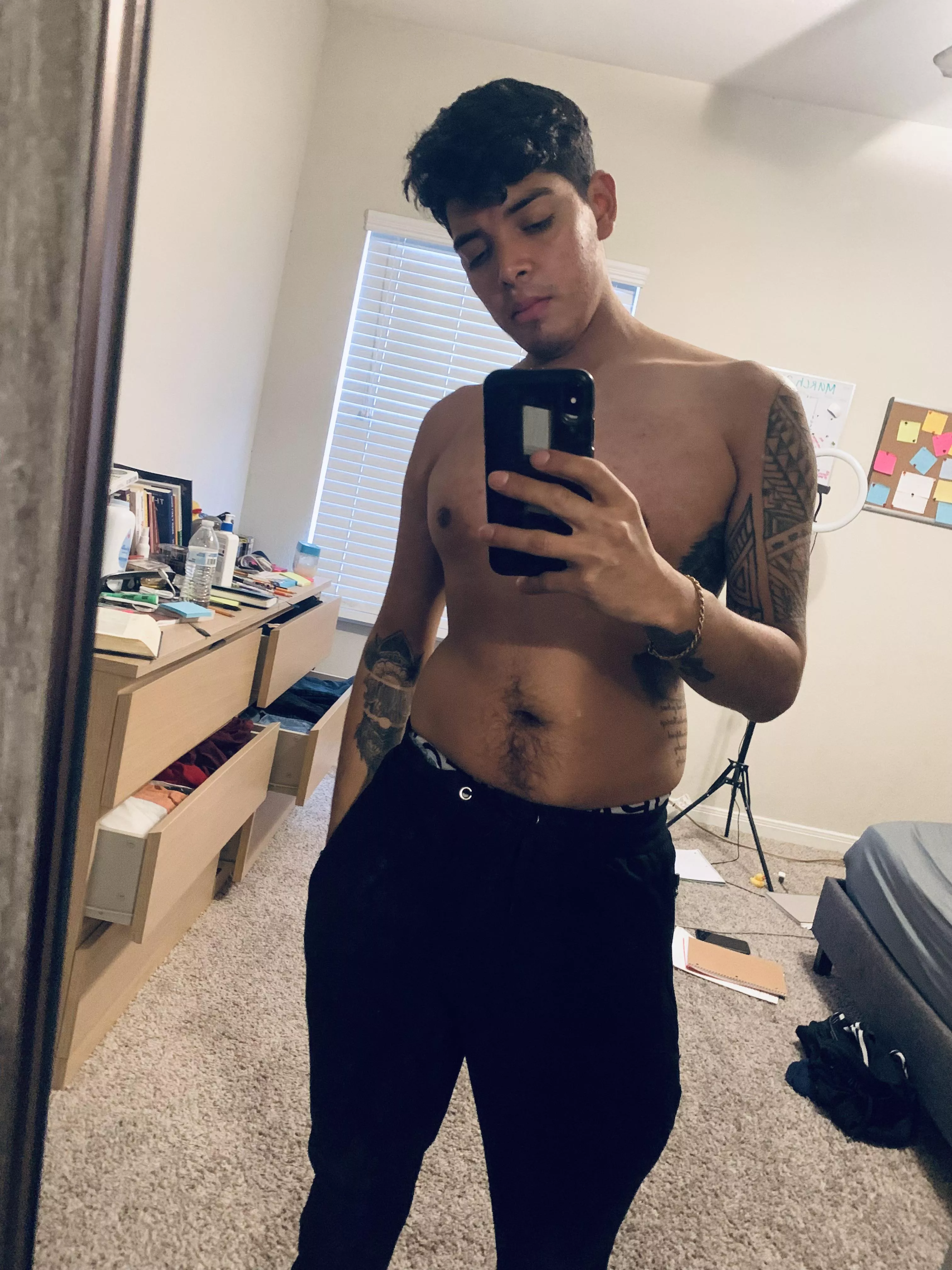 Wanna rub my tummy