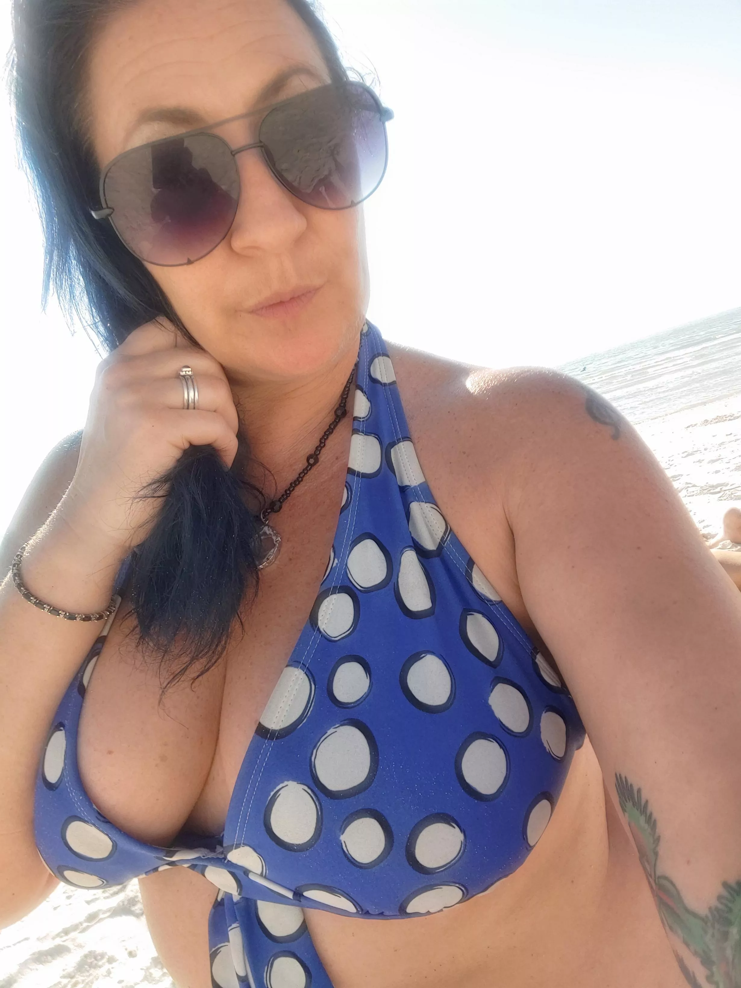 Wanna see whats underneath? 👙🍑🍈🍈